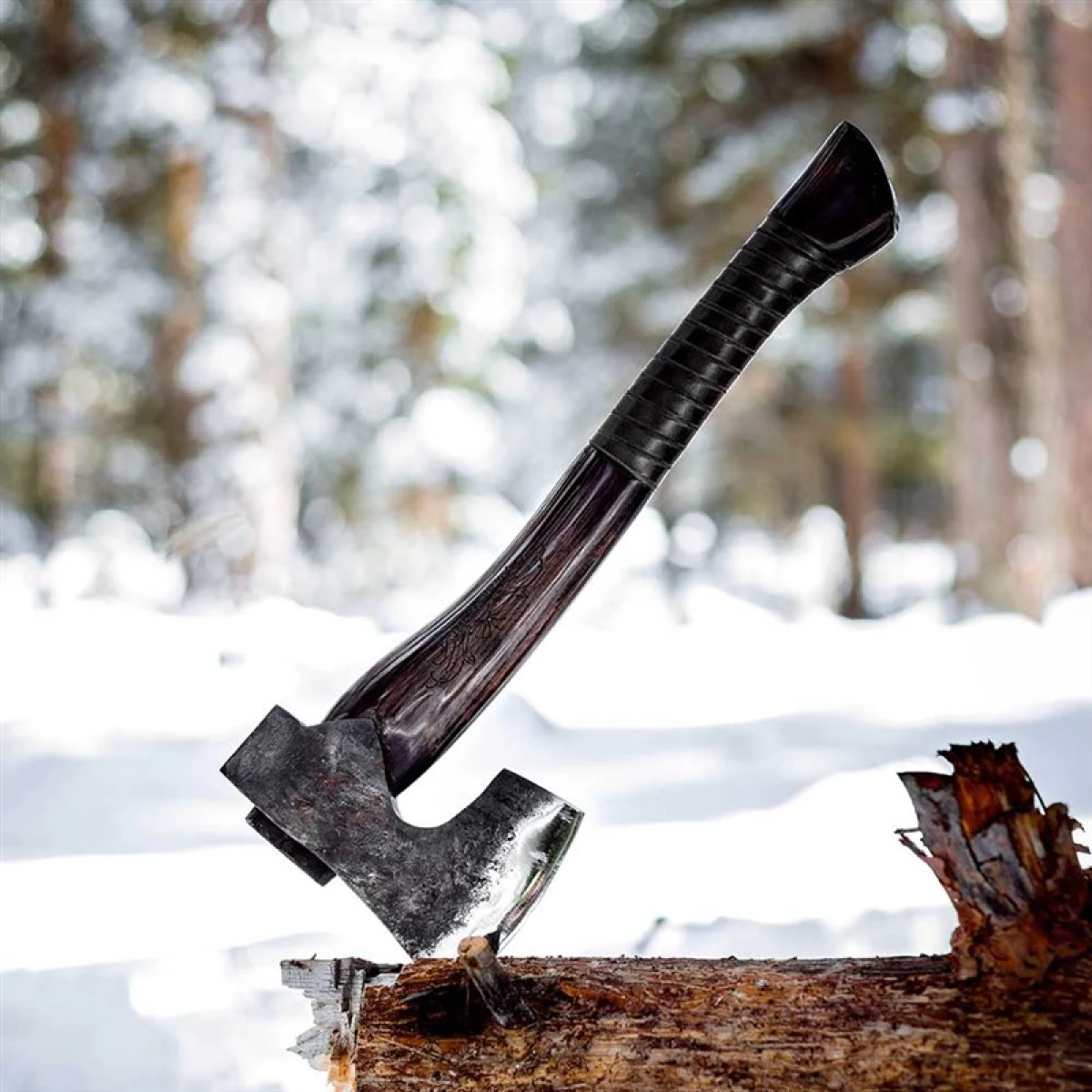 Megaton Axe V Axe 36 cm Kamp Baltası