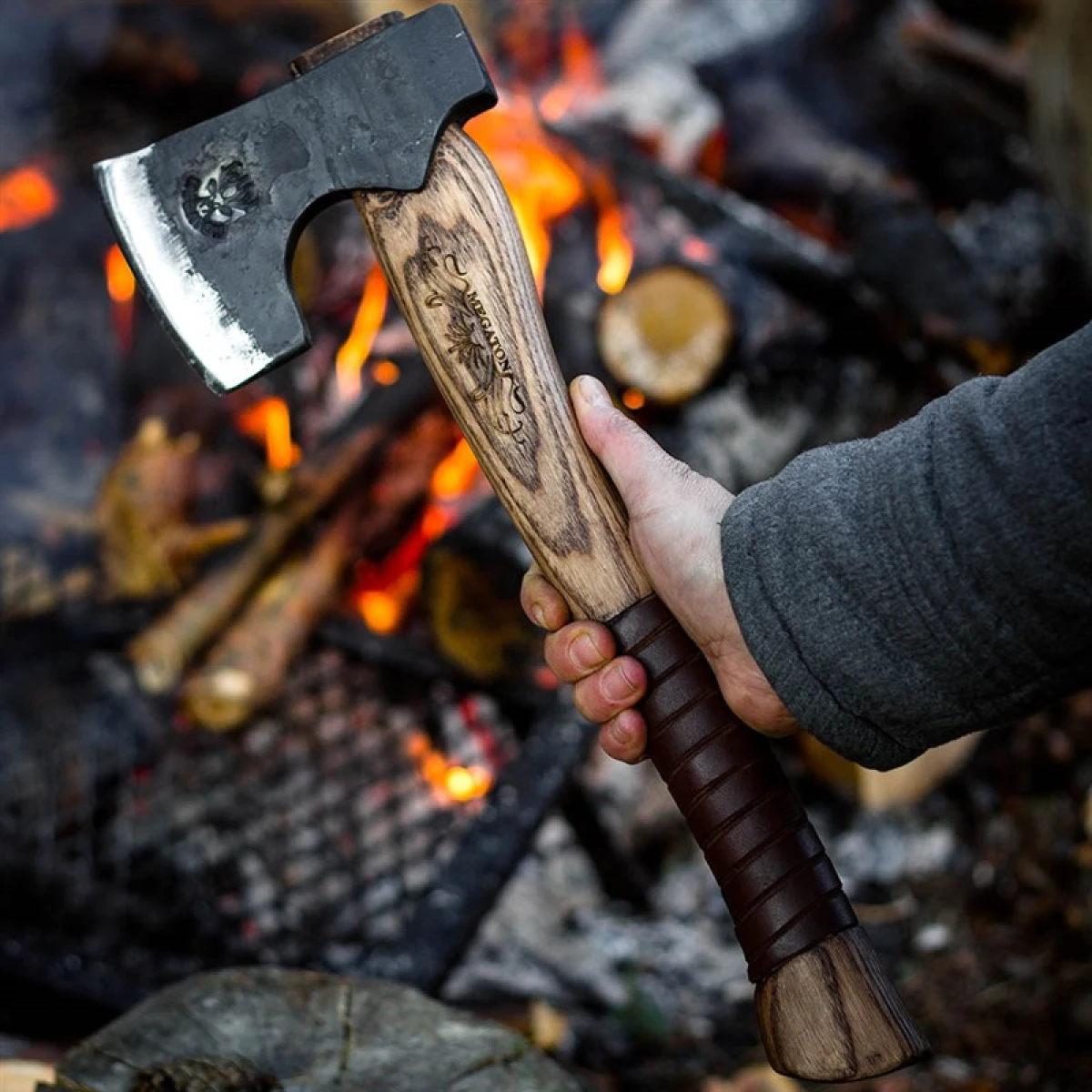 Megaton Axe Valkrie Dövme Karbon Çelik Balta - 41 cm
